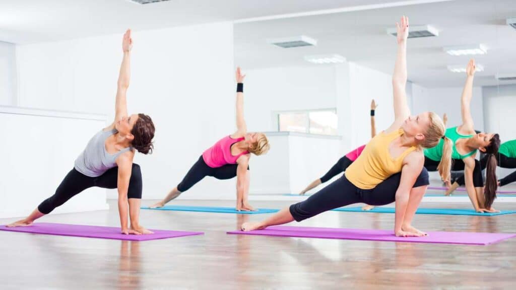 Bikram Choudhury - Il potere carismatico del maestro di hot yoga