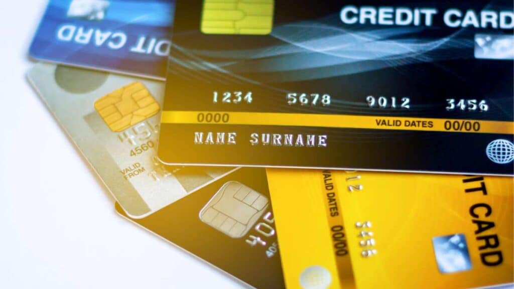Carta di credito e carta di debito - differenze e usi principali