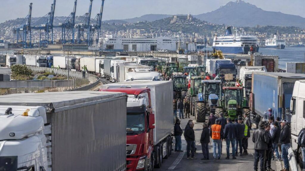 Blocco degli autotrasportatori - il Sud Italia si ferma